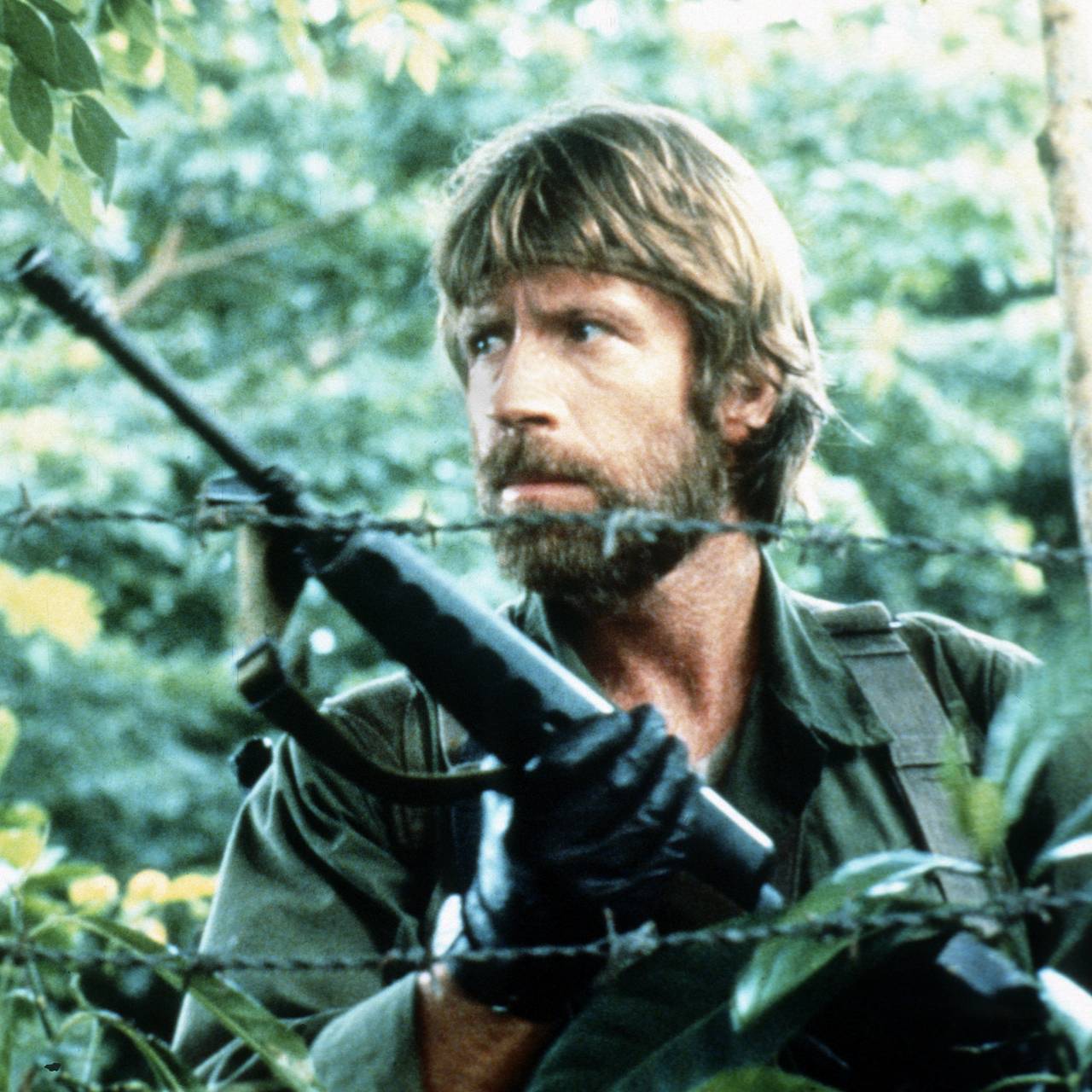 Умер Чак Норрис. Он был символом крутизны и легендой поп-культуры