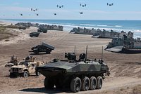 «Он воодушевлен как Гитлер». Рискнет ли Трамп начать наземную операцию в Иране и почему она может провалиться?