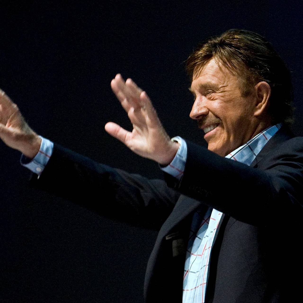 Чак Норрис высказался о старении последним постом в соцсети