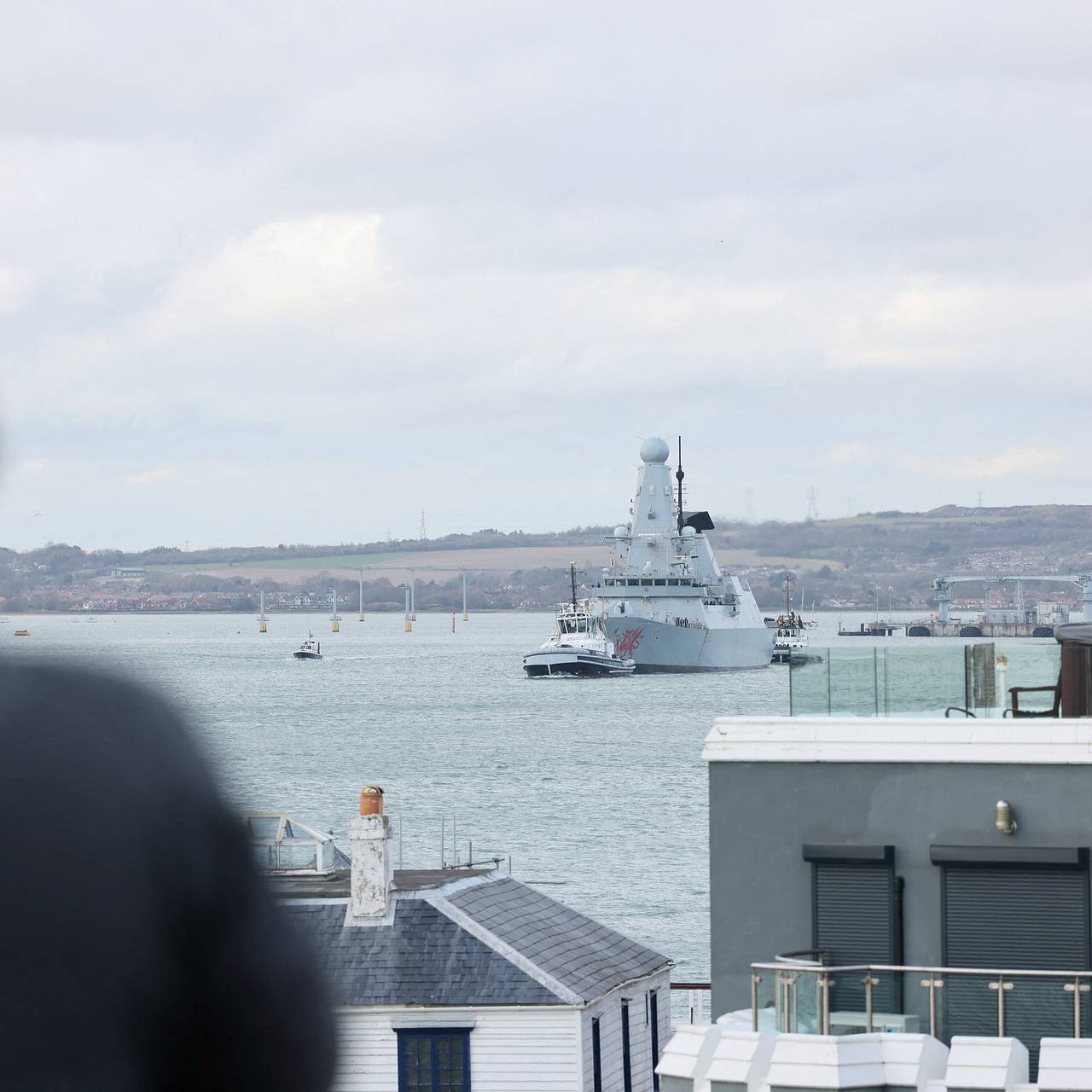 Неизвестные попытались проникнуть на базу ВМС Британии