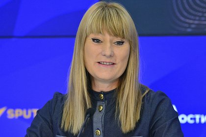 Журова объяснила нежелание переезжать за границу