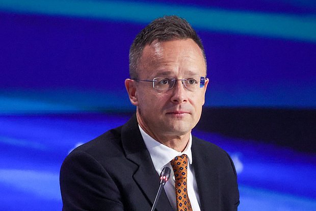 Петер Сийярто