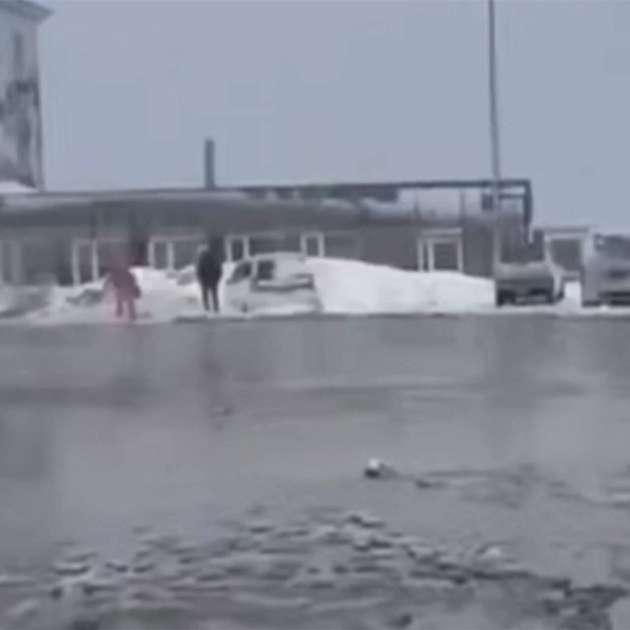 Российский регион &laquo;поплыл&raquo; после мощных зимних снегопадов