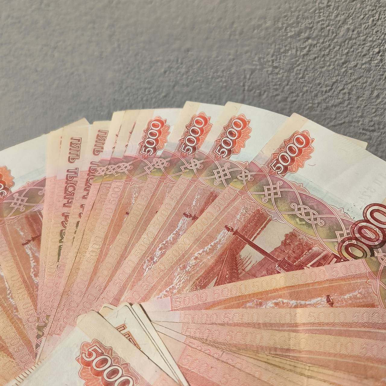 Россияне бросились брать кредиты