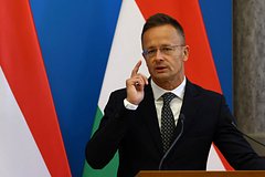 Петер Сийярто