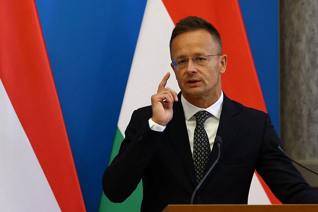 Петер Сийярто