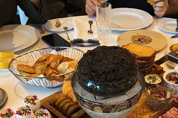 завтрак на 88 тысяч с черной икрой