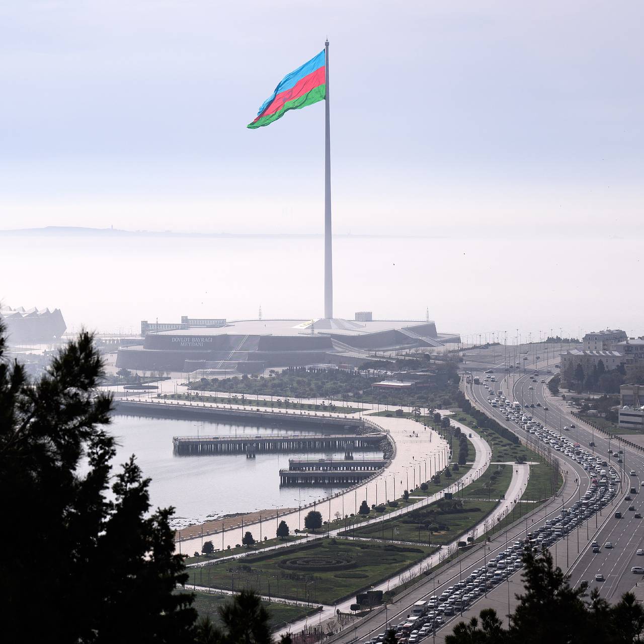 Азербайджан счел неуместным упоминание Алиева-старшего в речи Захаровой о Пашиняне