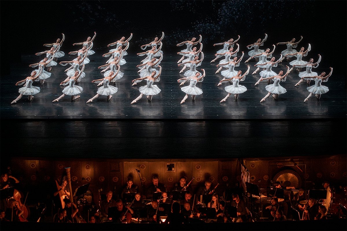 Работа «Два измерения в мире балета» выиграла в конкурсе фотографий номинации «Репортаж: Звук. Ритм. Музыка. Время»