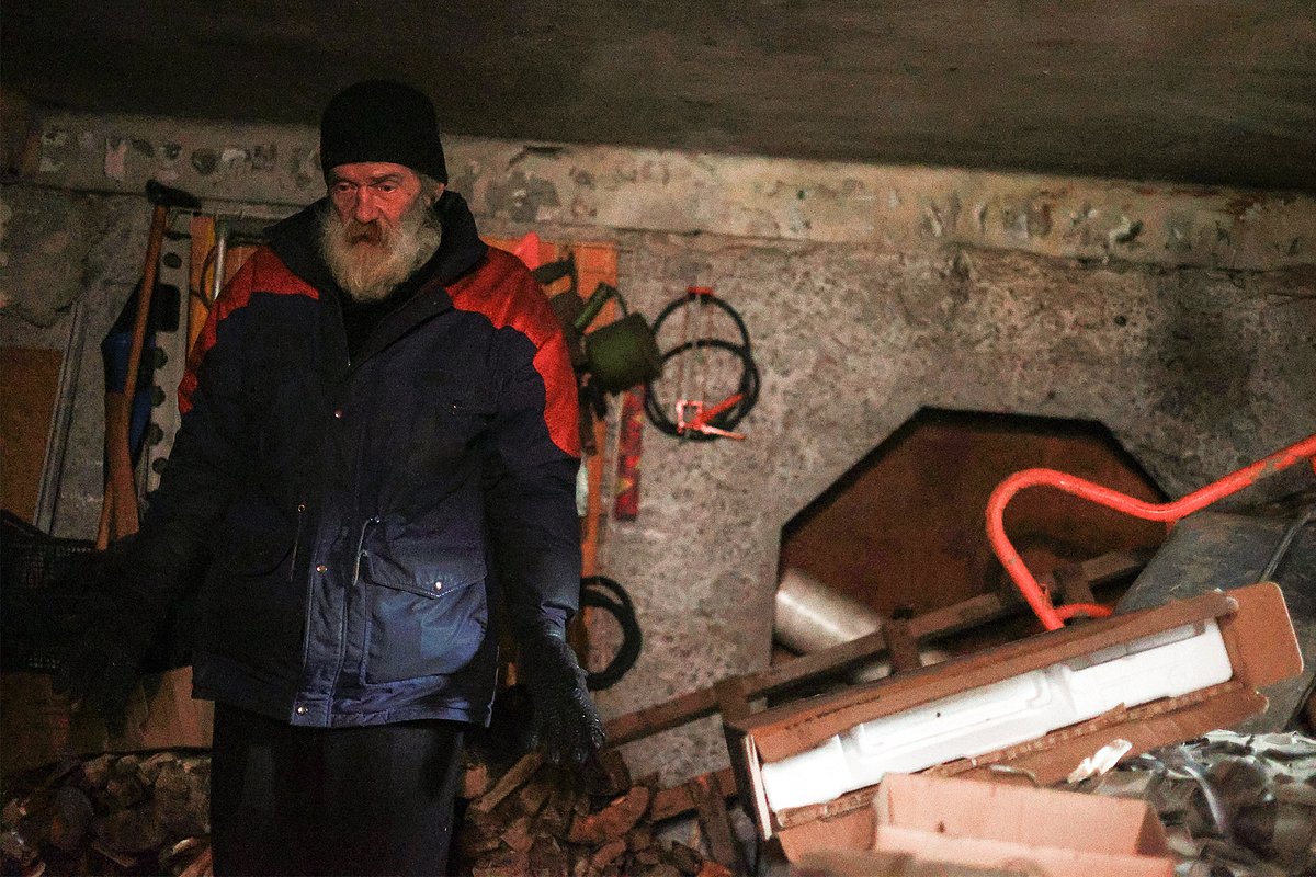 Евгений, житель Селидова в подвале многоэтажного дома, Донецкая народная республика (ДНР), Россия, март 2026 года