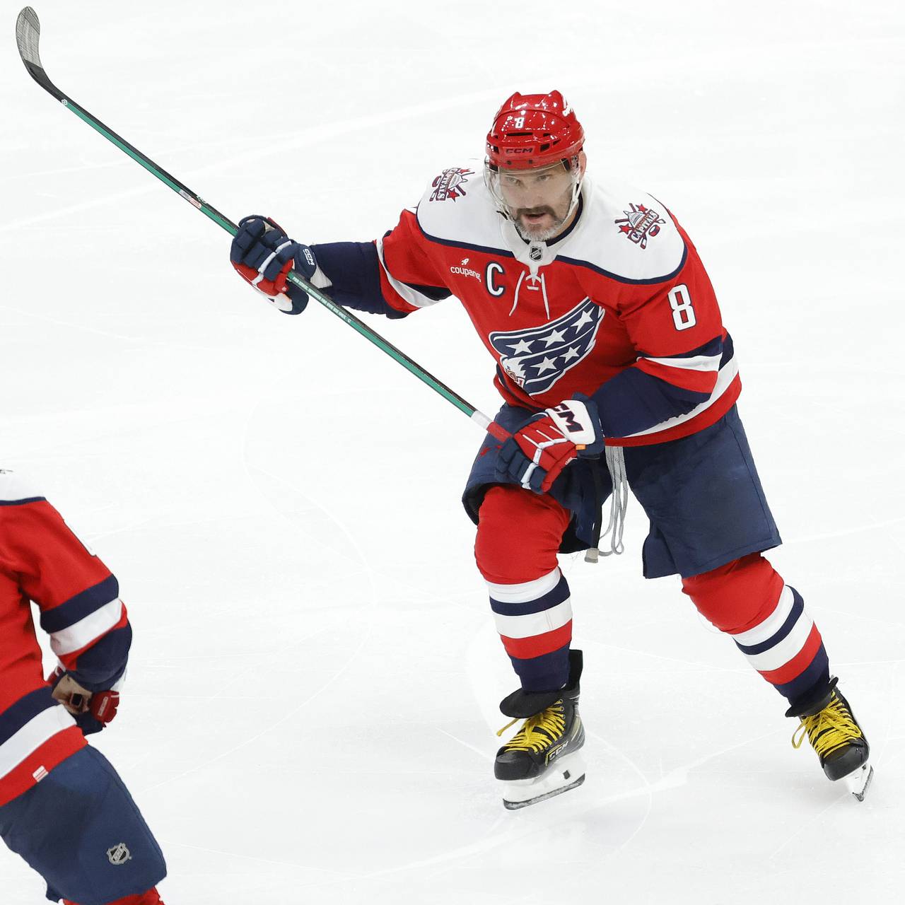 Мать Овечкина оценила тысячную шайбу сына в НХЛ