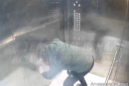 Лифт с человеком внутри подбросило при экстренном торможении в российском городе