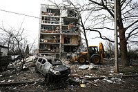 В Севастополе прогремел мощный взрыв в жилом доме. Стены здания обрушились, а под завалами нашли тела погибших. Что известно о ЧП?