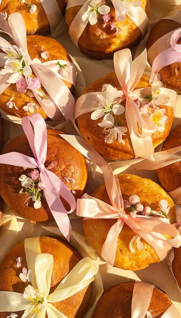 Эстетичные обои на телефон с куличами