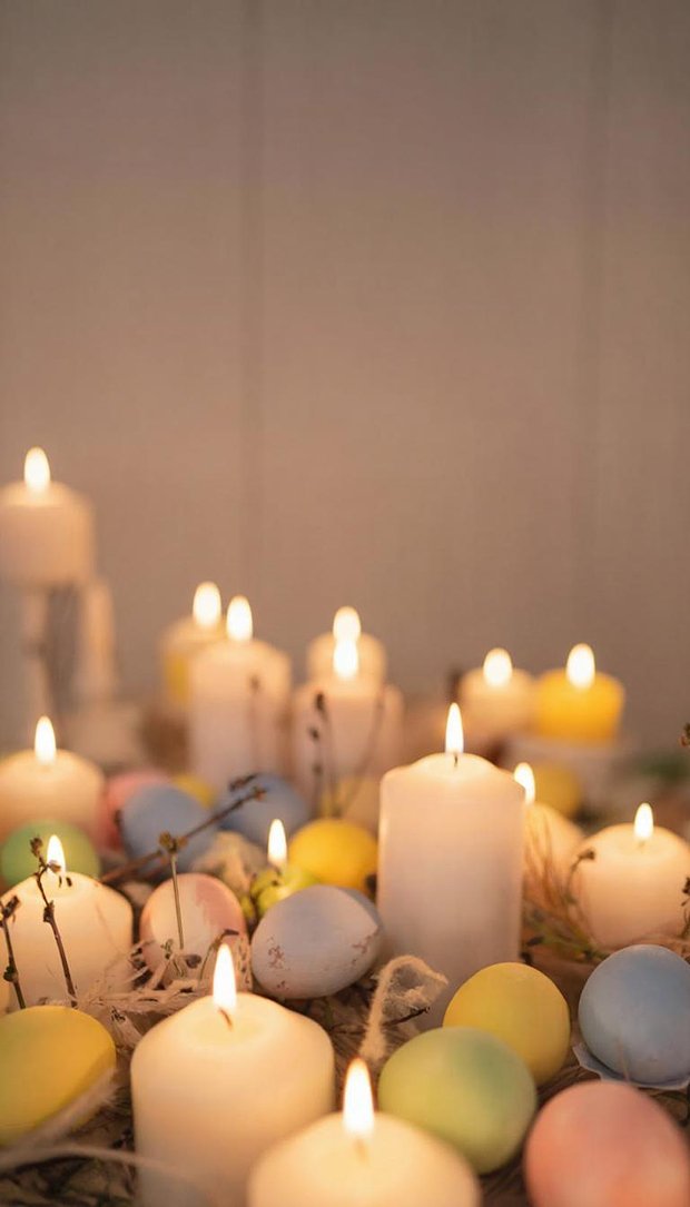 Вертикальные обои для телефона с пасхальными яйцами