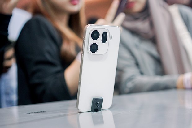 Samsung выплатит компенсацию почти 2000 владельцам Galaxy S22 за замедление смартфонов