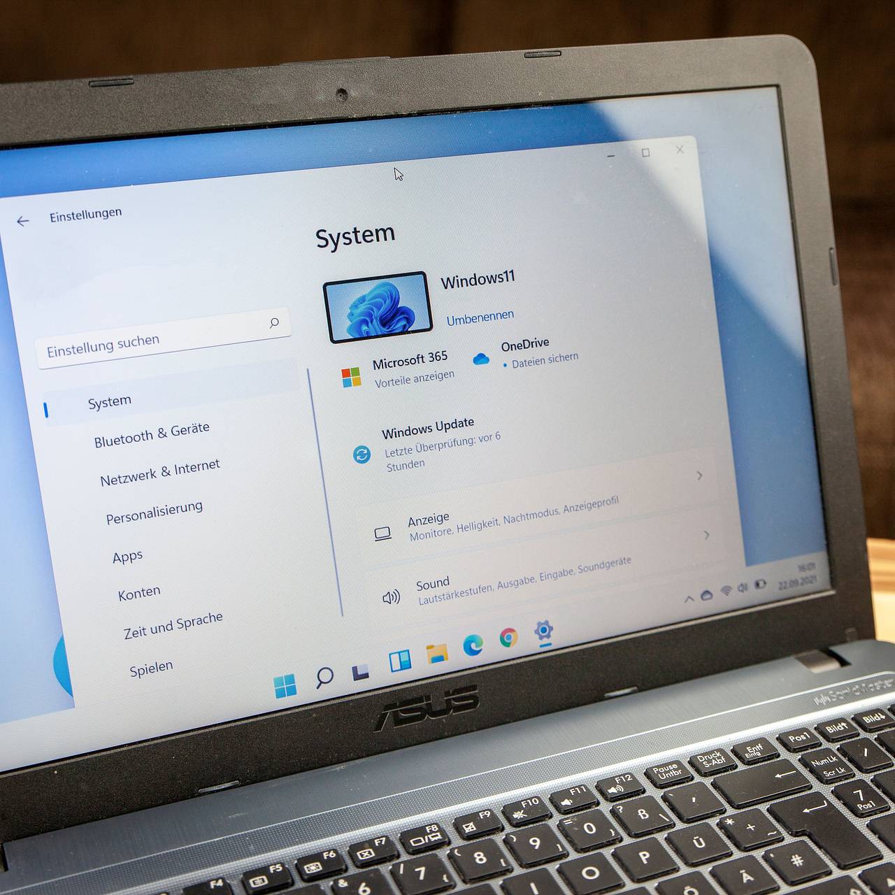 Компьютеры подорожают на треть