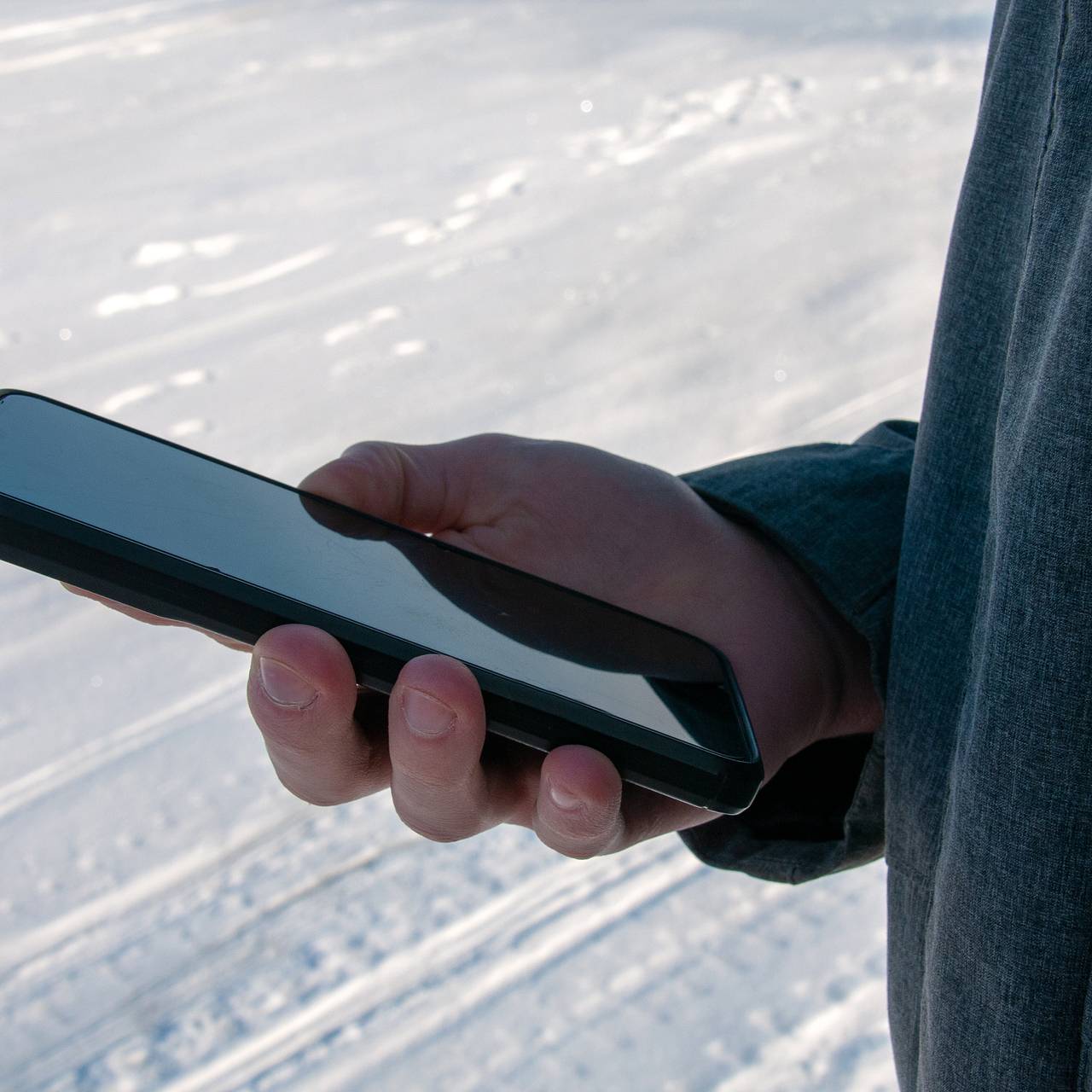 Мошенники начали тайно заражать смартфоны шпионскими софтом