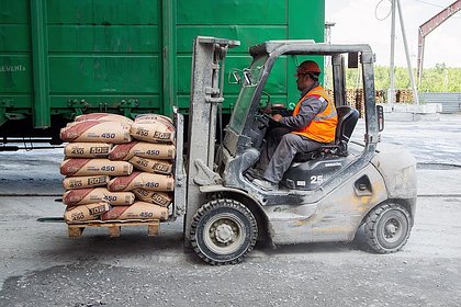Потреблению цемента в России предсказали обвал