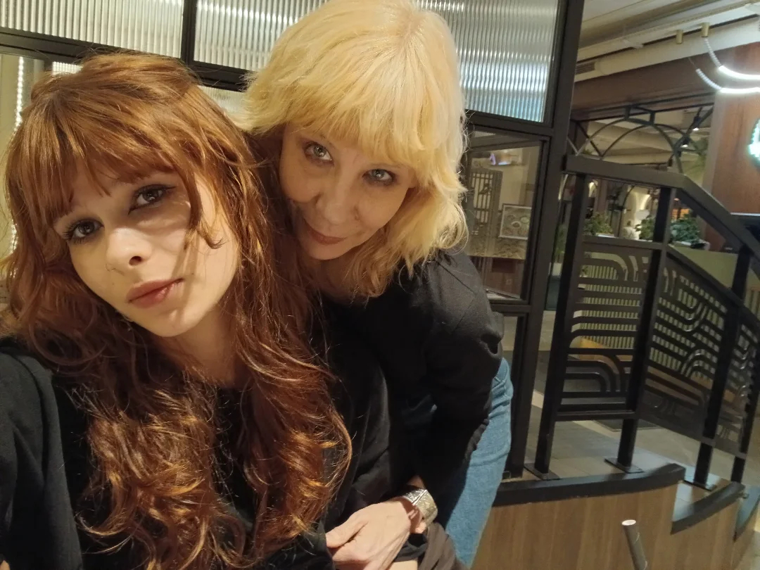 Сыгравшая&nbsp; лысую проститутку в «Брате-2» актриса показала фото с 22-летней дочерью