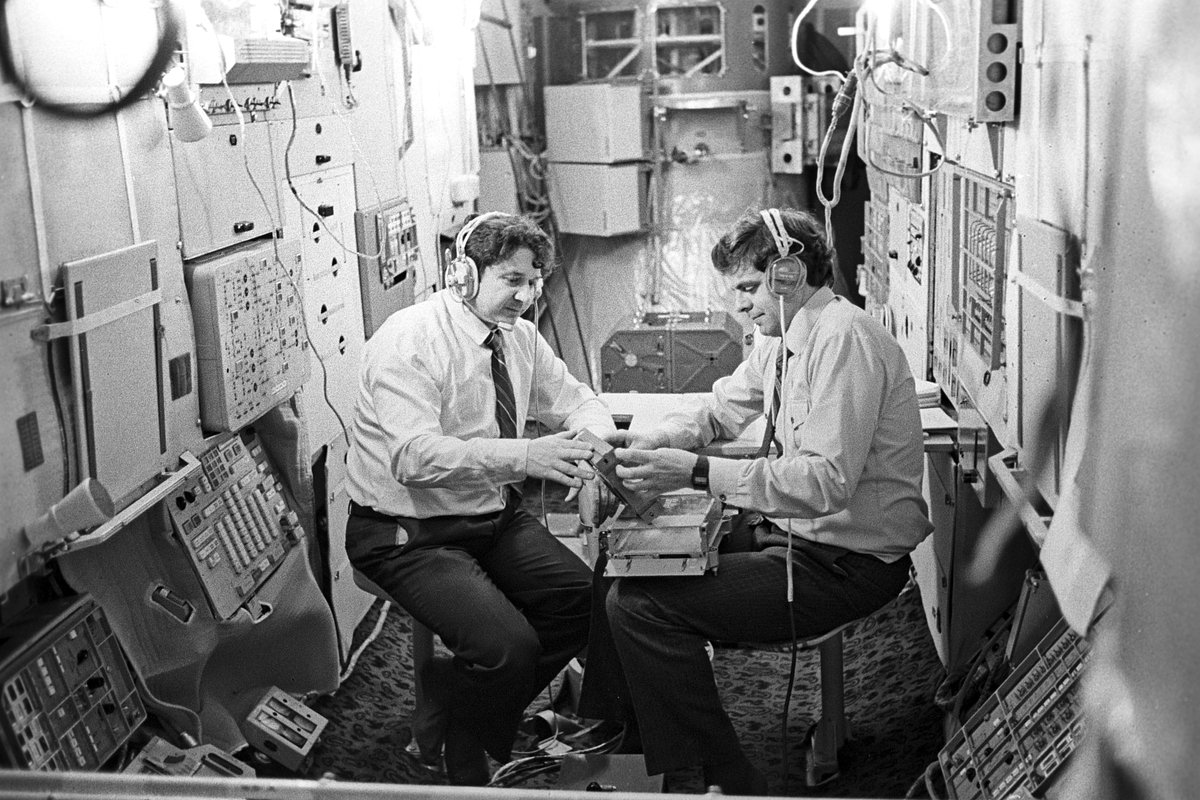 Леонид Кизим и Владимир Соловьев на учебно-тренировочном комплексе станции «Салют»