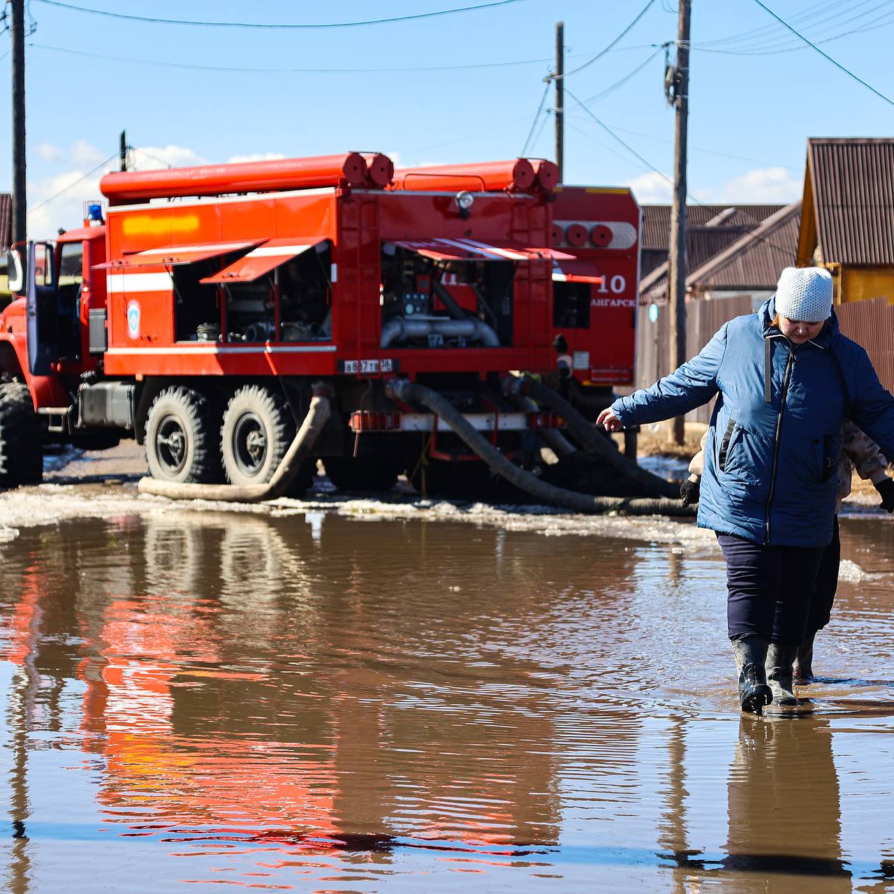 Более ста населенных пунктов под Москвой предупредили об опасности