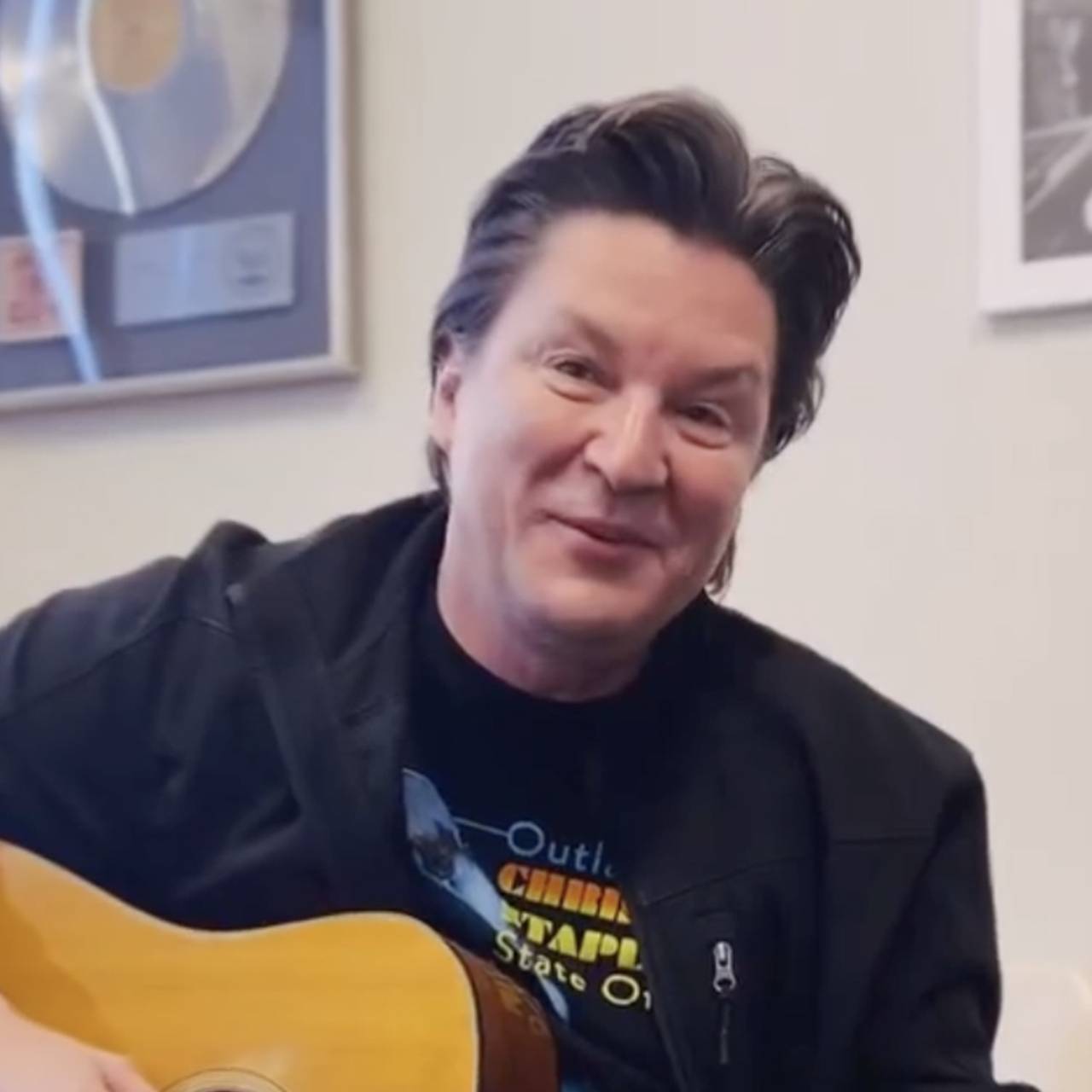 Знаменитый певец попал в смертельную аварию