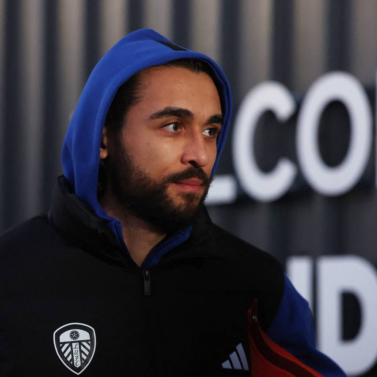 Лучший игрок в АПЛ пришел на тренировку с сумкой за семь миллионов рублей