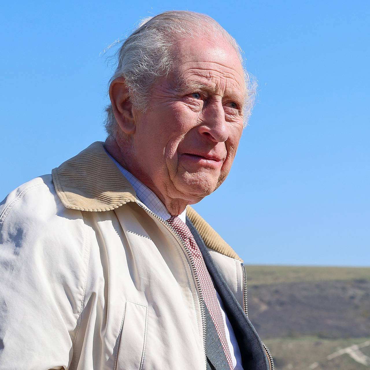 Карлу III предложили поехать в США и усмирить Дональда Трампа