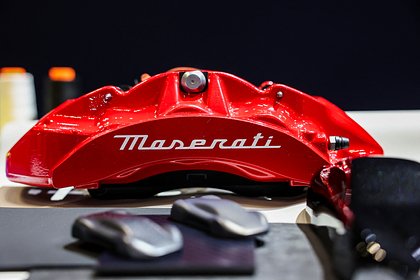 В Петербурге владелица спорткара напала на журналистов и поплатилась