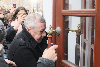 Михалков поблагодарил Путина за возвращение Михаила Ефремова на сцену