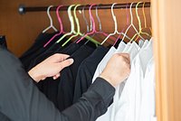 Один из продавцов одежды в России закрыл половину магазинов 