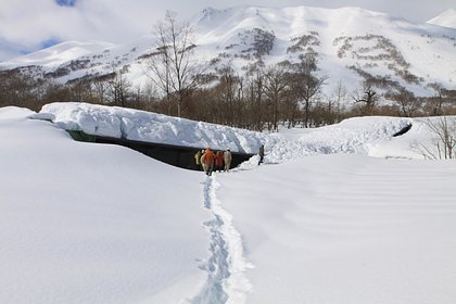 На Камчатке под весом снега обрушился мост