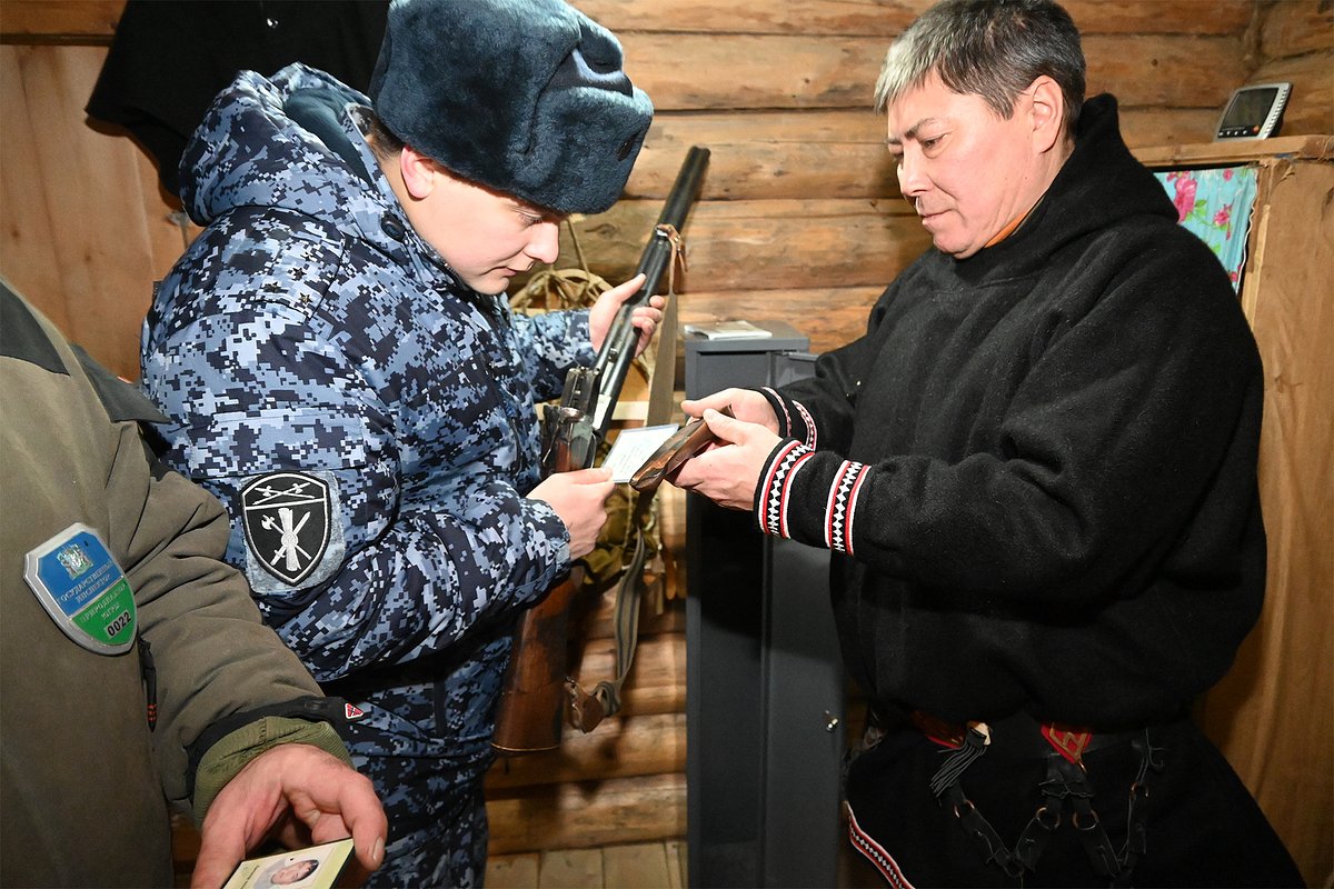 Проверка оружия на кочевье манси зимой 2026 года