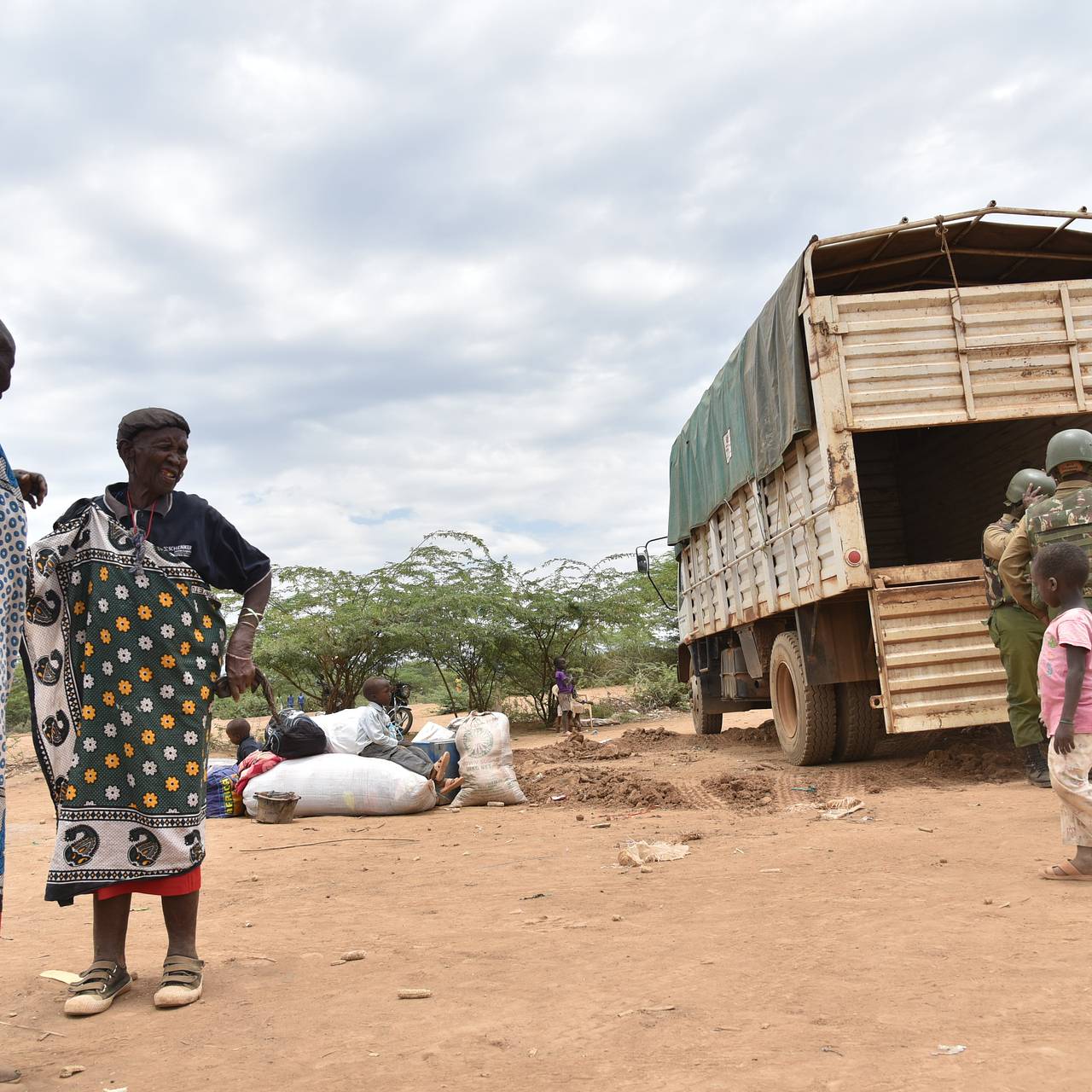 В братской могиле нашли 32 тела неизвестного происхождения