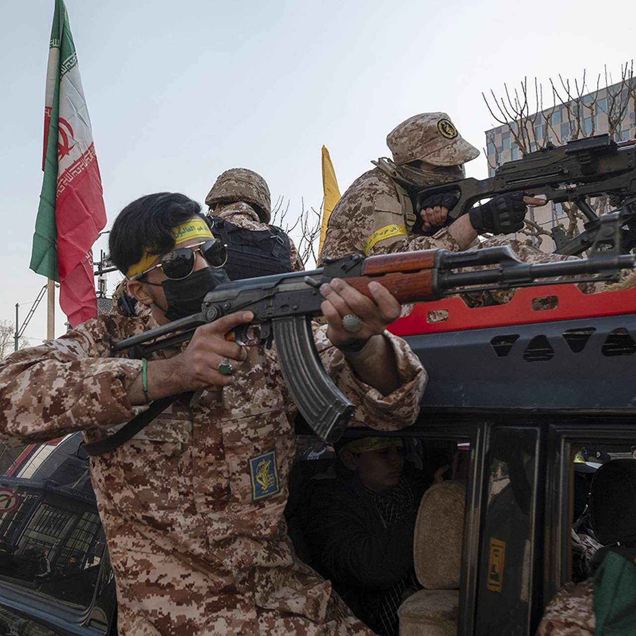 «Мы выйдем к их берегам». Иран пригрозил наземной операцией соседним странам. Какие цели преследует Тегеран?