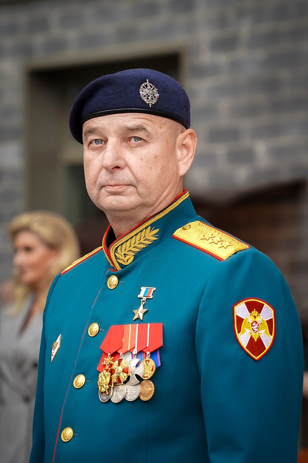 Герой России генерал-полковник Сергей Бураков — командующий Северо-Западным округом войск национальной гвардии РФ