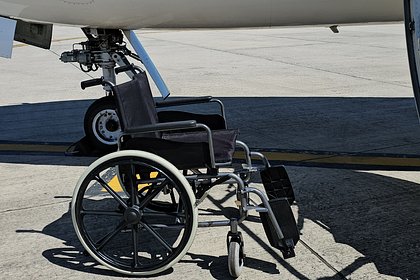 Пассажир не выжил после падения с инвалидной коляски во время посадки в самолет