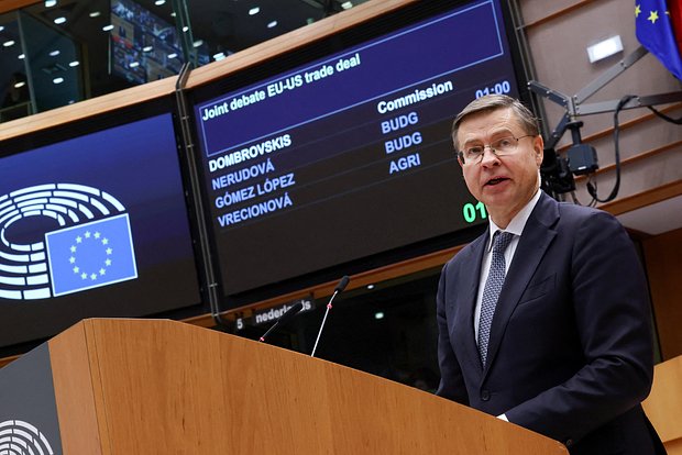 Валдис Домбровскис