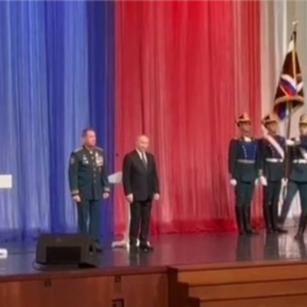 Воинский ритуал с участием Путина попал на видео