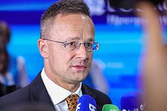 Петер Сийярто