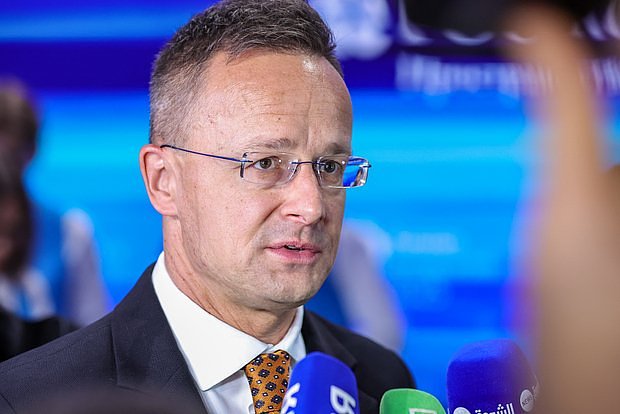 Петер Сийярто