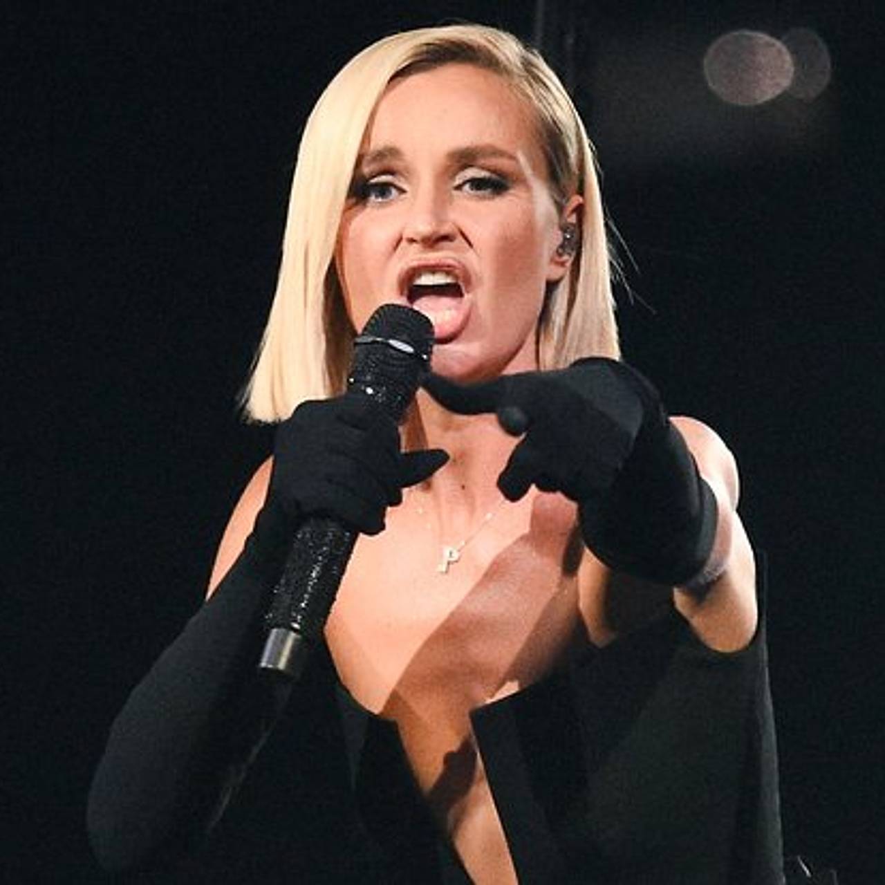 Концерт Полины Гагариной отменили в Казахстане