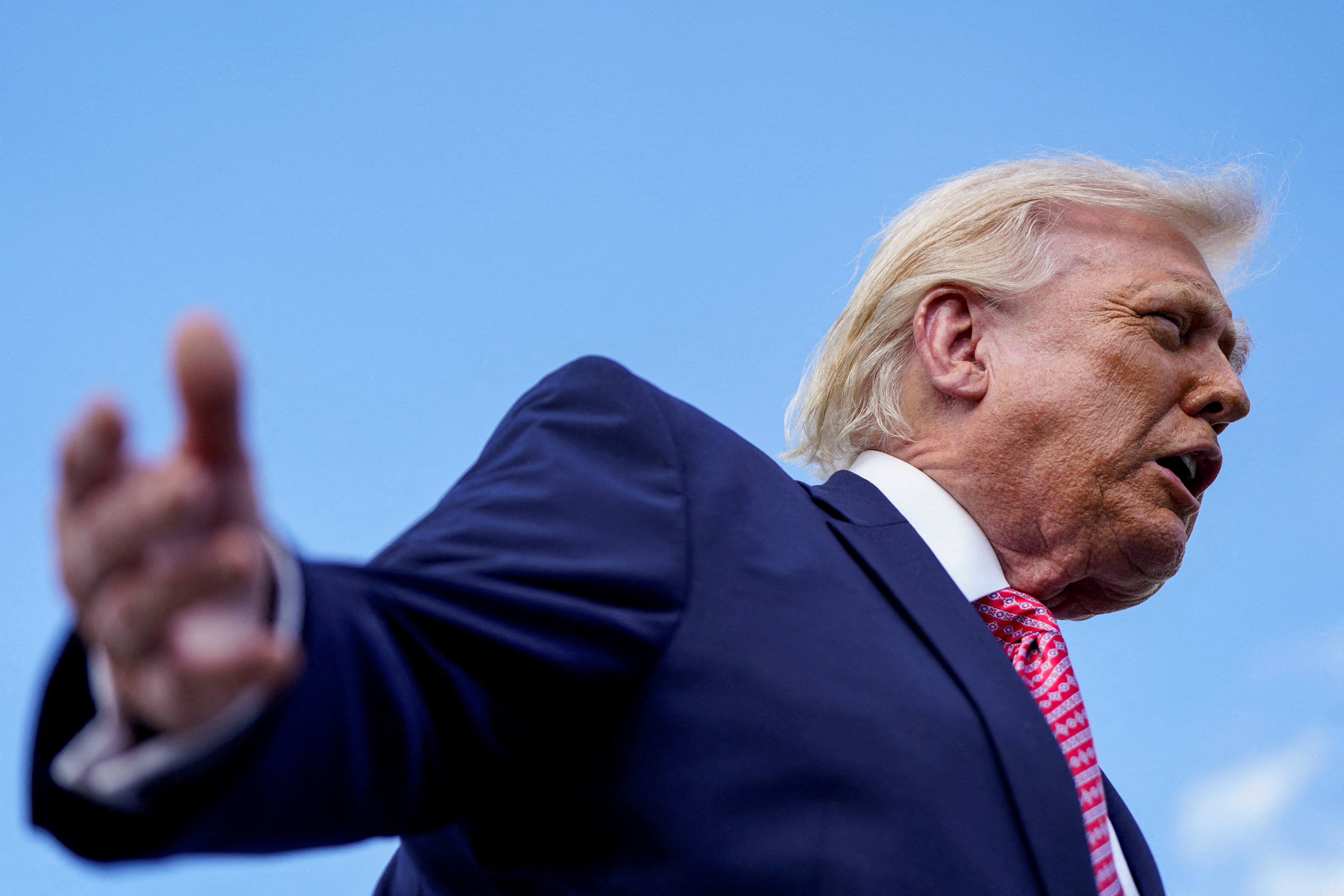 Трамп&nbsp; на форуме в Майами предложил аудитории поговорить о сексе