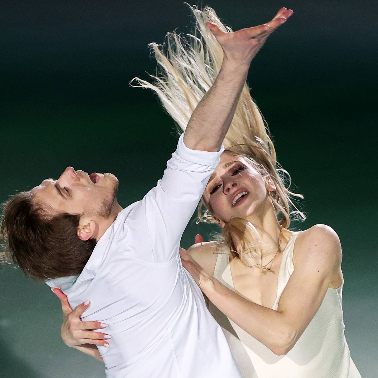 Порезанная на ледовом шоу чемпионка мира обратилась к фанатам