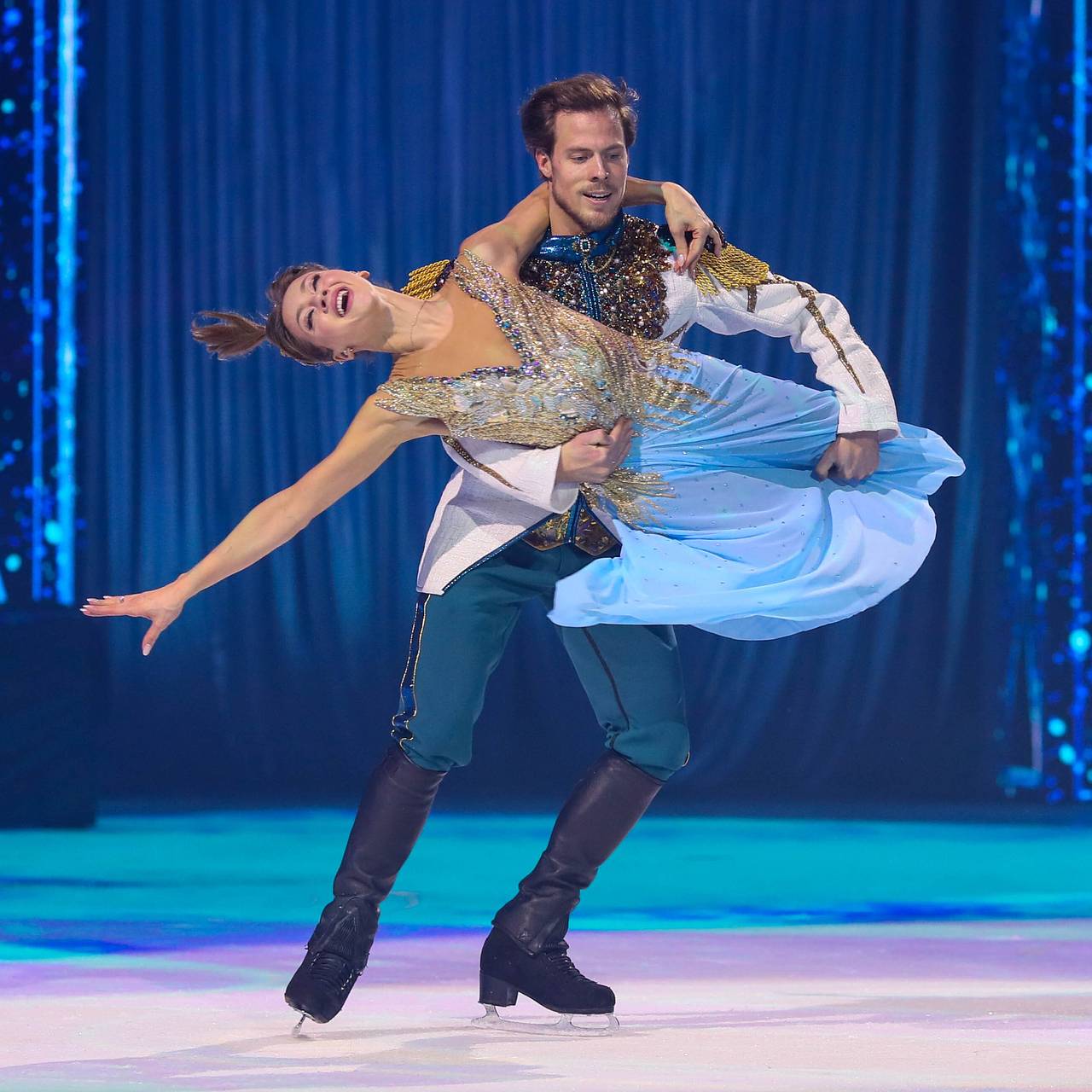 Появились подробности о состоянии порезанной коньком на ледовом шоу чемпионки мира