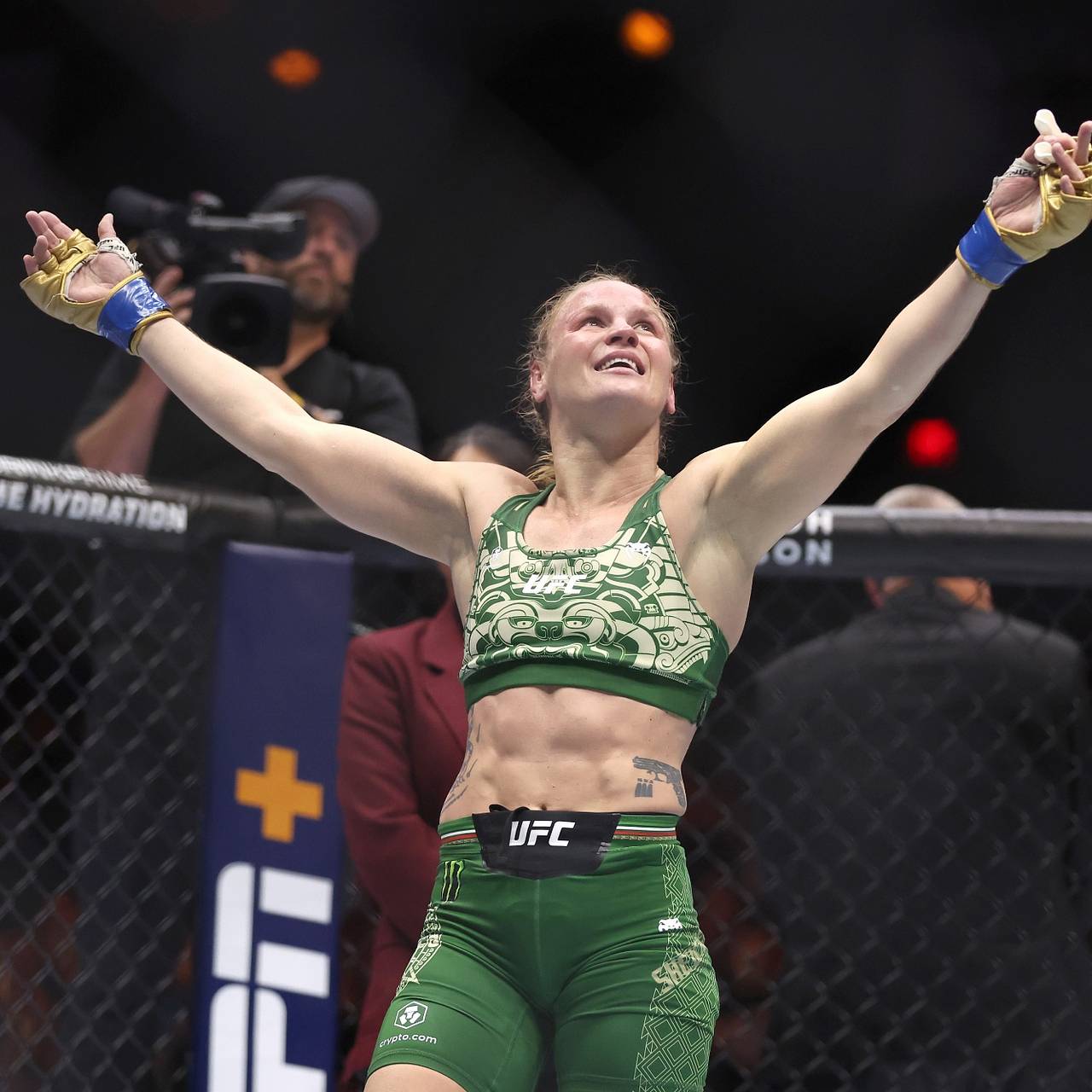 Чемпионка UFC ответила отказавшемуся считать ММА подходящим спортом для женщин