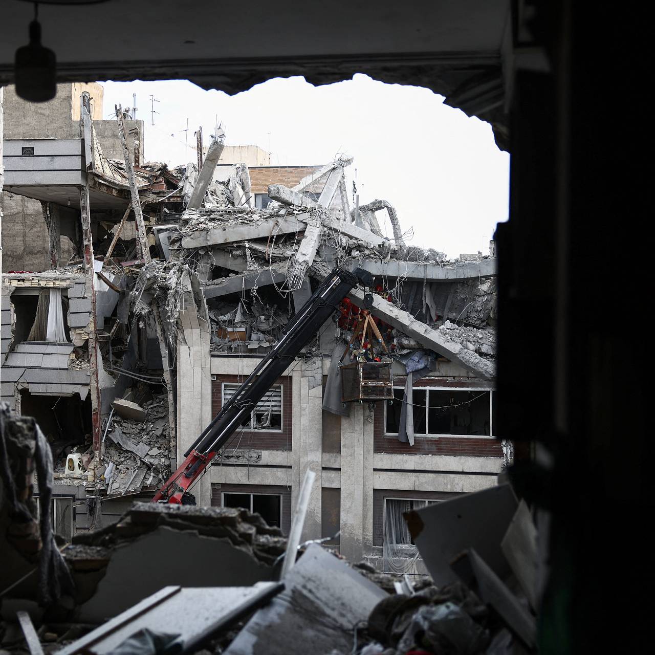 Экс-советник Трампа назвал два варианта развития конфликта США с Ираном