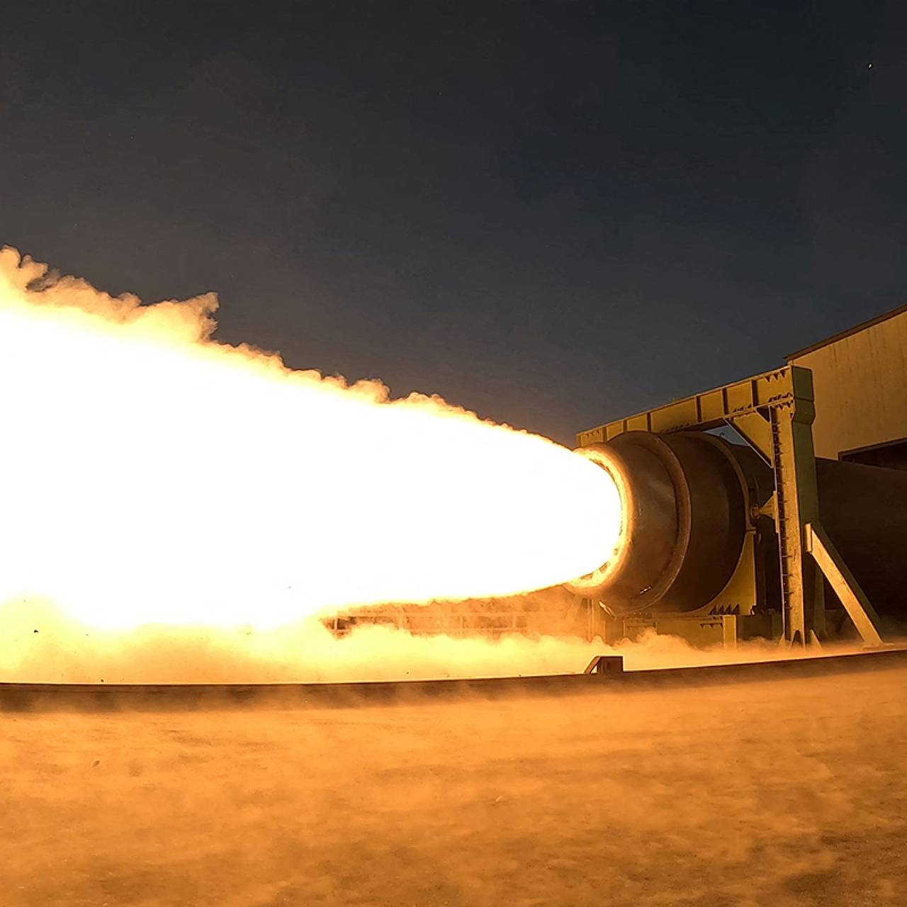 Северная Корея испытала двигатель для способной достичь США ракеты