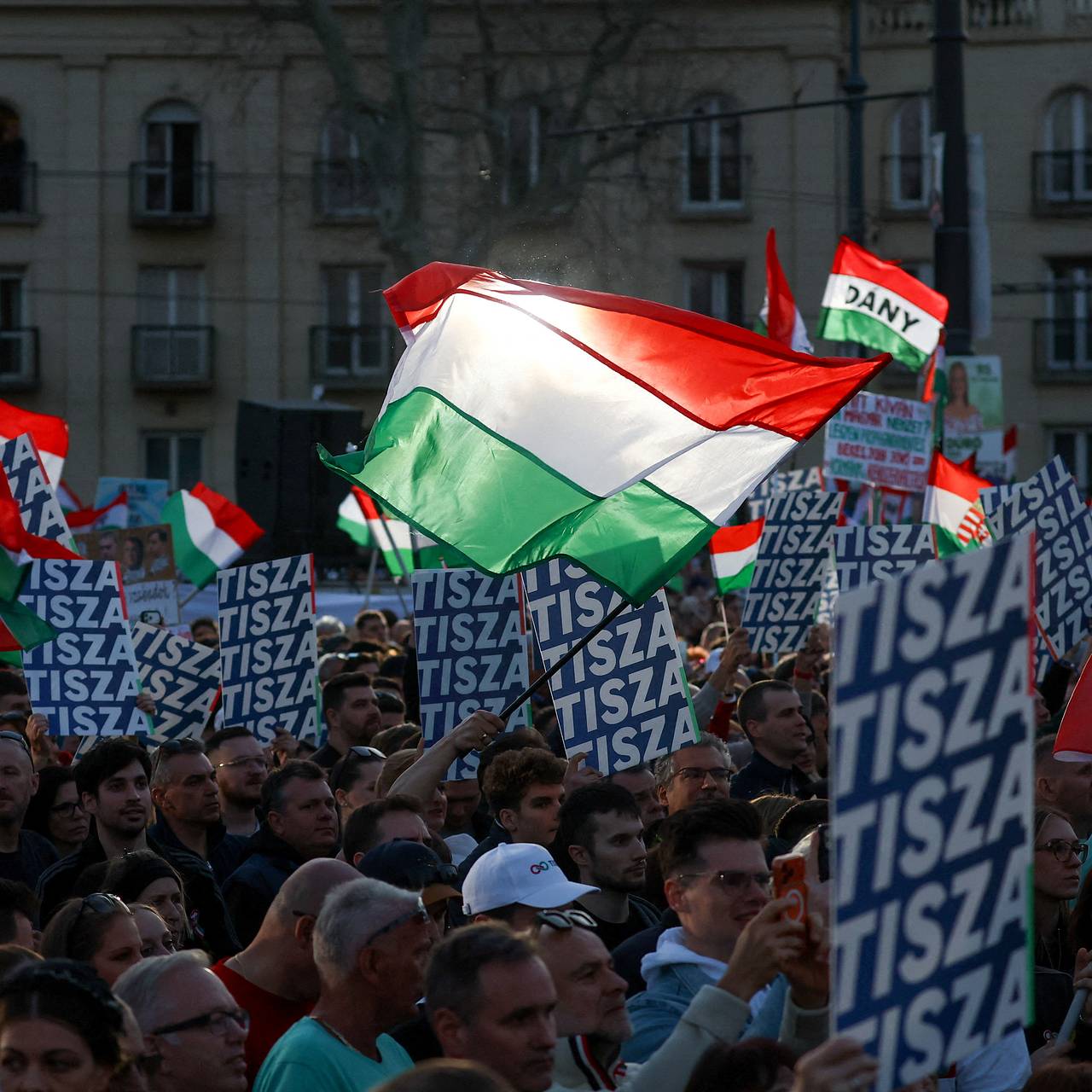 Зеленского обвинили в постоянном финансировании венгерской оппозиции